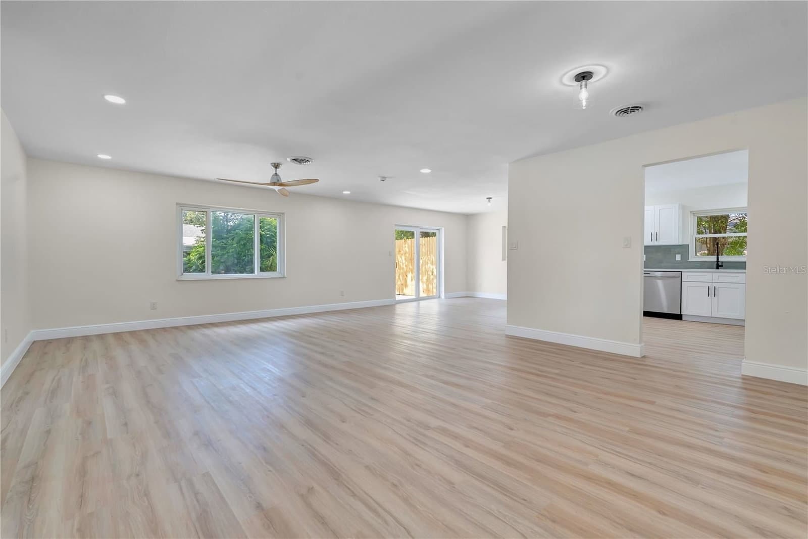 779 PARK MANOR
