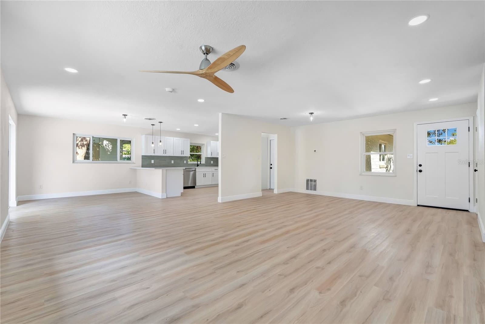 779 PARK MANOR