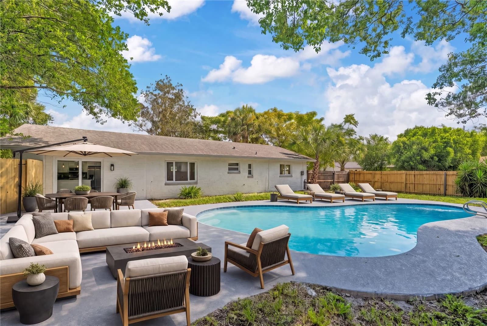 779 PARK MANOR