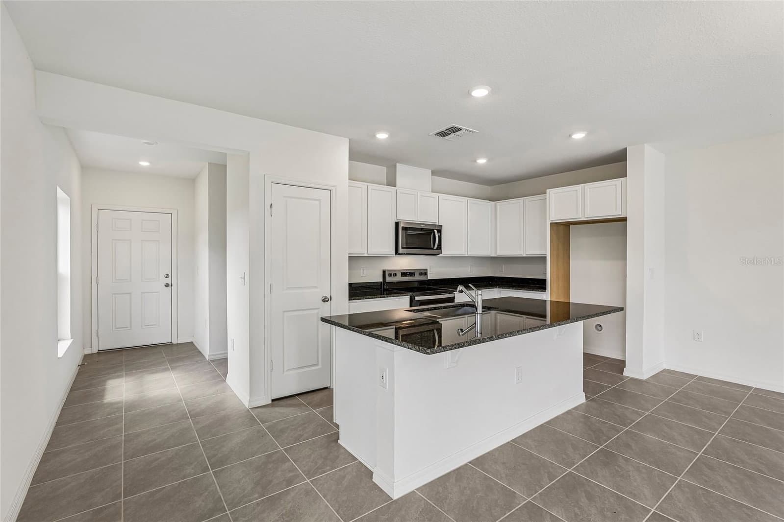 679 MEADOWS EDGE
