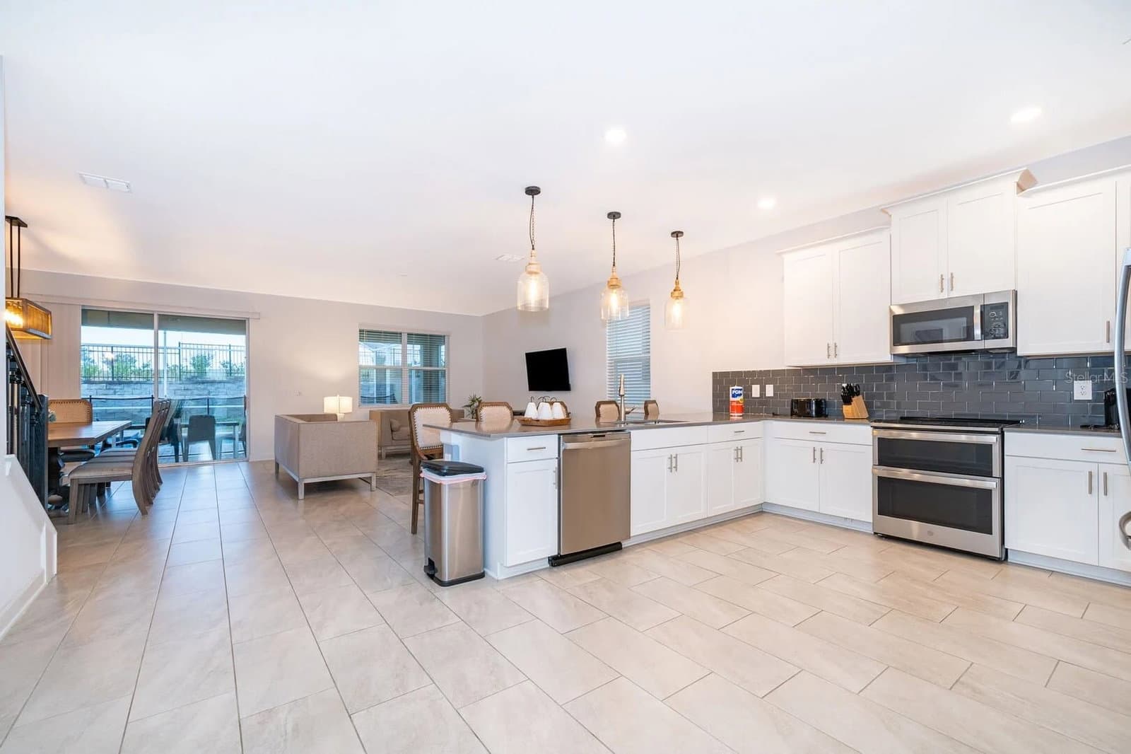 9056 SOMMERSET HILLS