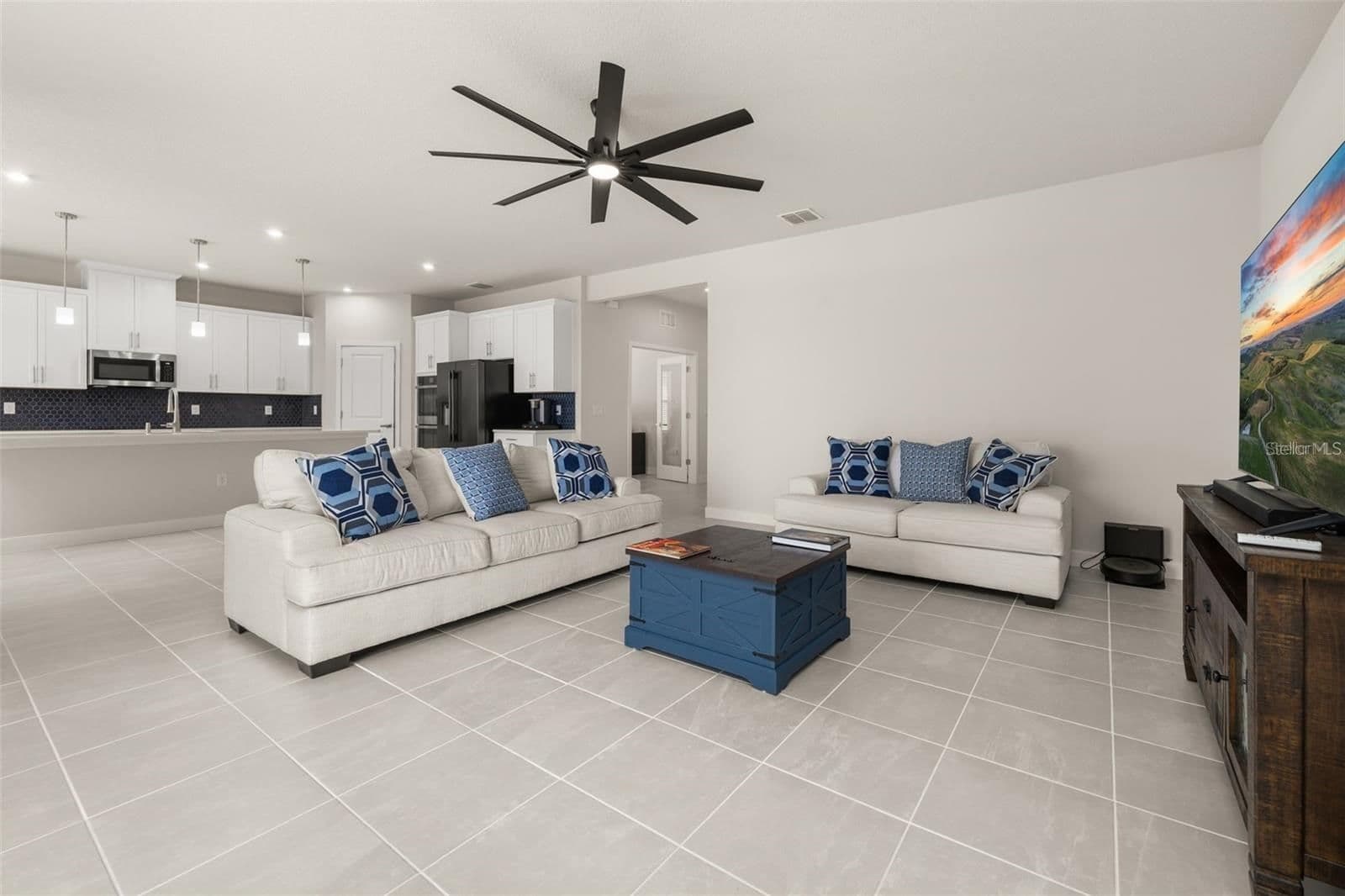11182 NELLIE CROSSING