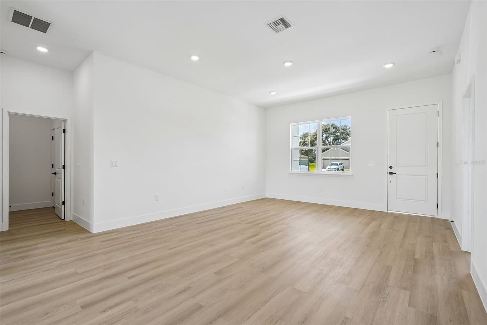 Photo 5 of 6207 128TH STREET
