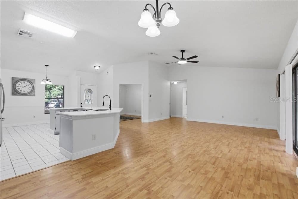 Photo 5 of 5513 CAURUS