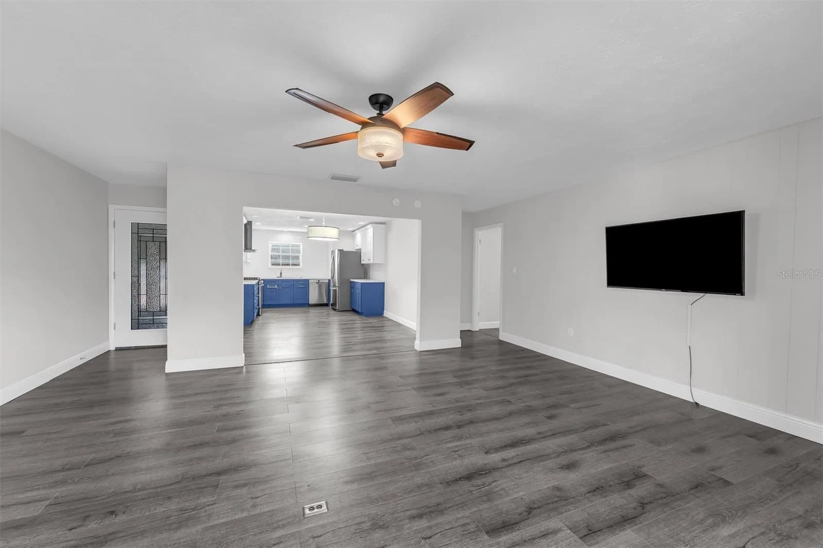 Photo 4 of 4214 LAKE UNDERHILL Road #C