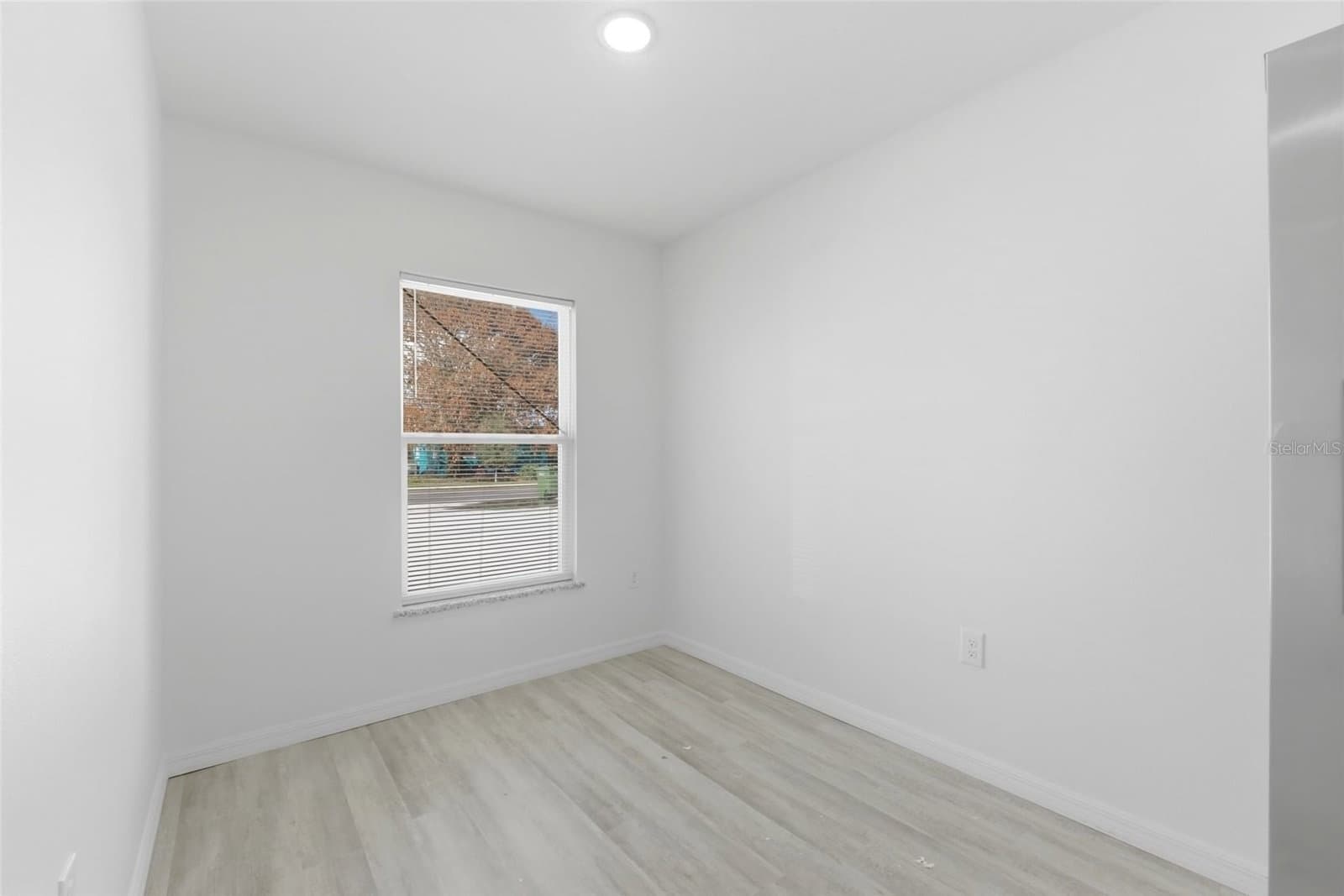 Photo 4 of 302 AVENUE P NW