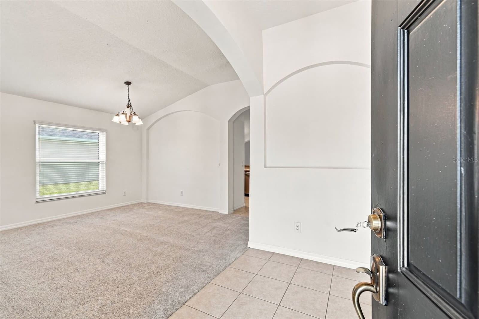 Photo 4 of 1151 BEECH GROVE