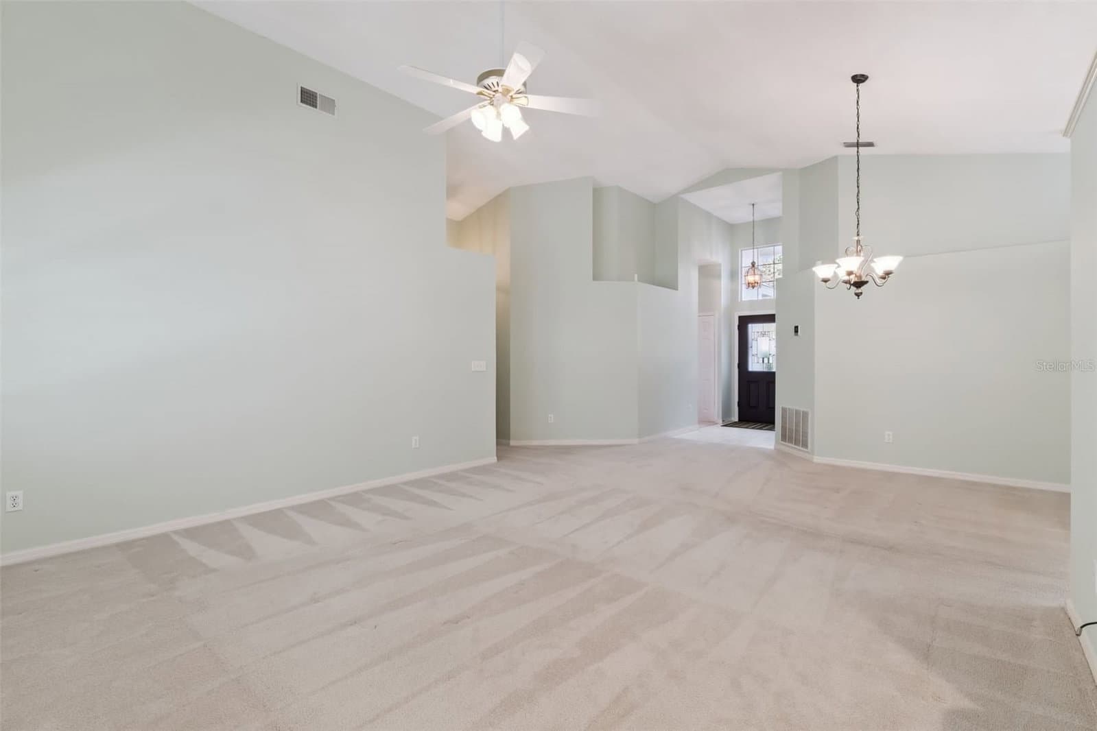 Photo 5 of 2615 BURWOOD