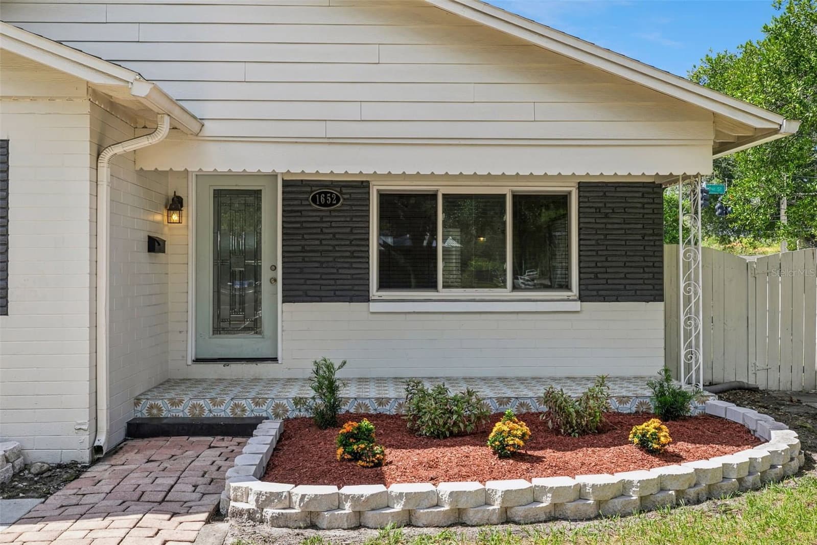 1652 BERKSHIRE