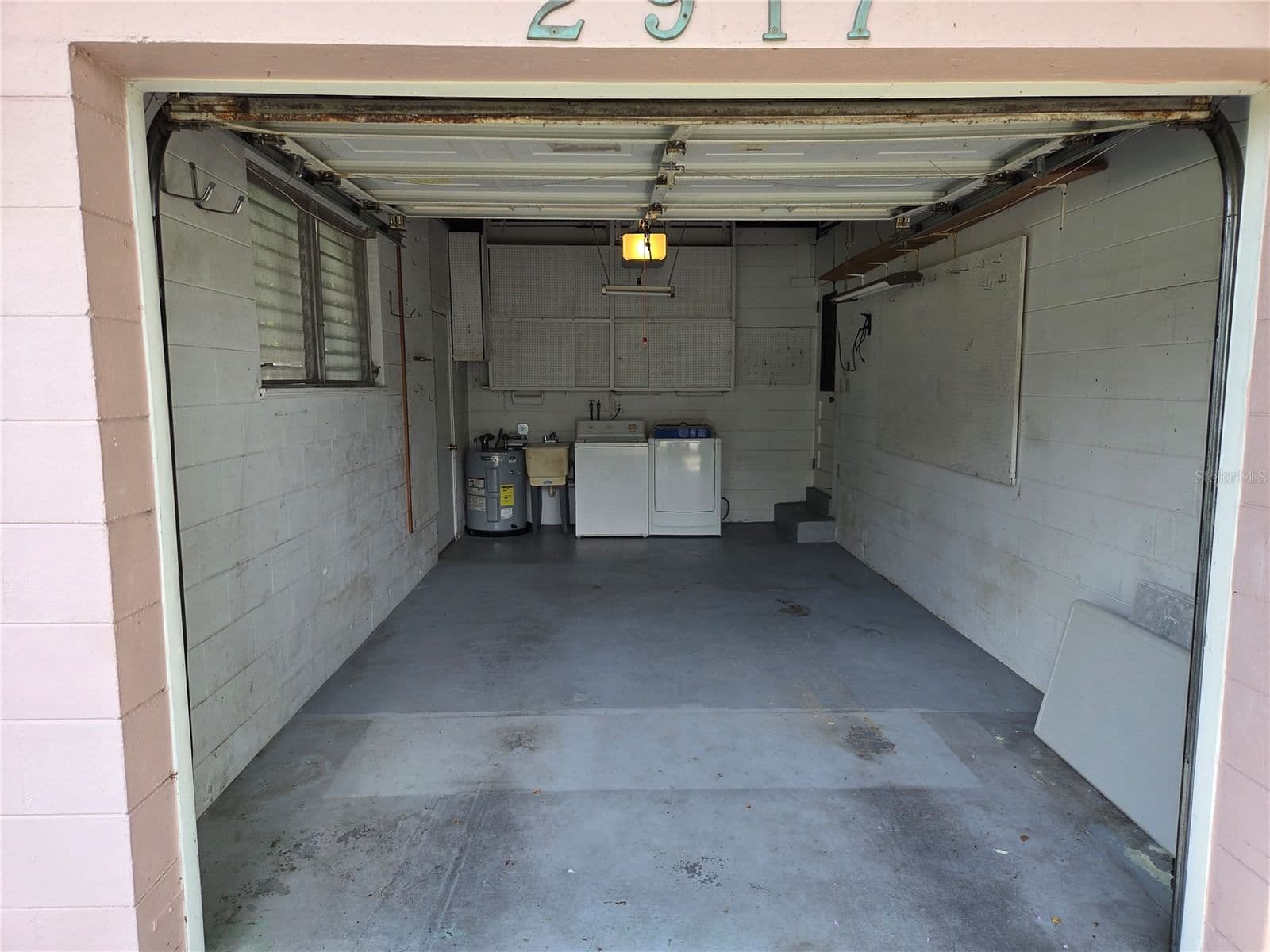 2917 VINE
