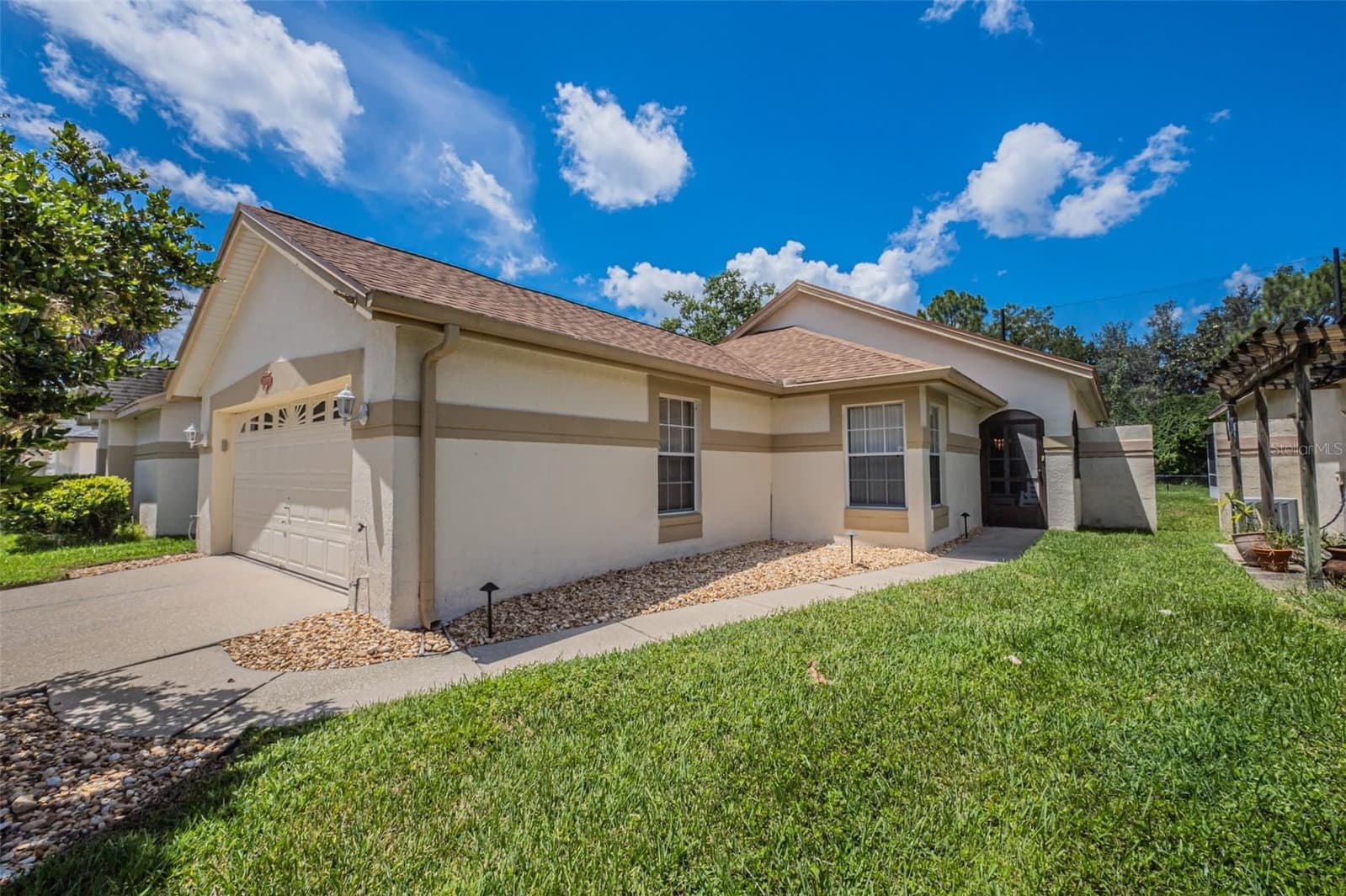 Photo 4 of 11624 PEACH GROVE