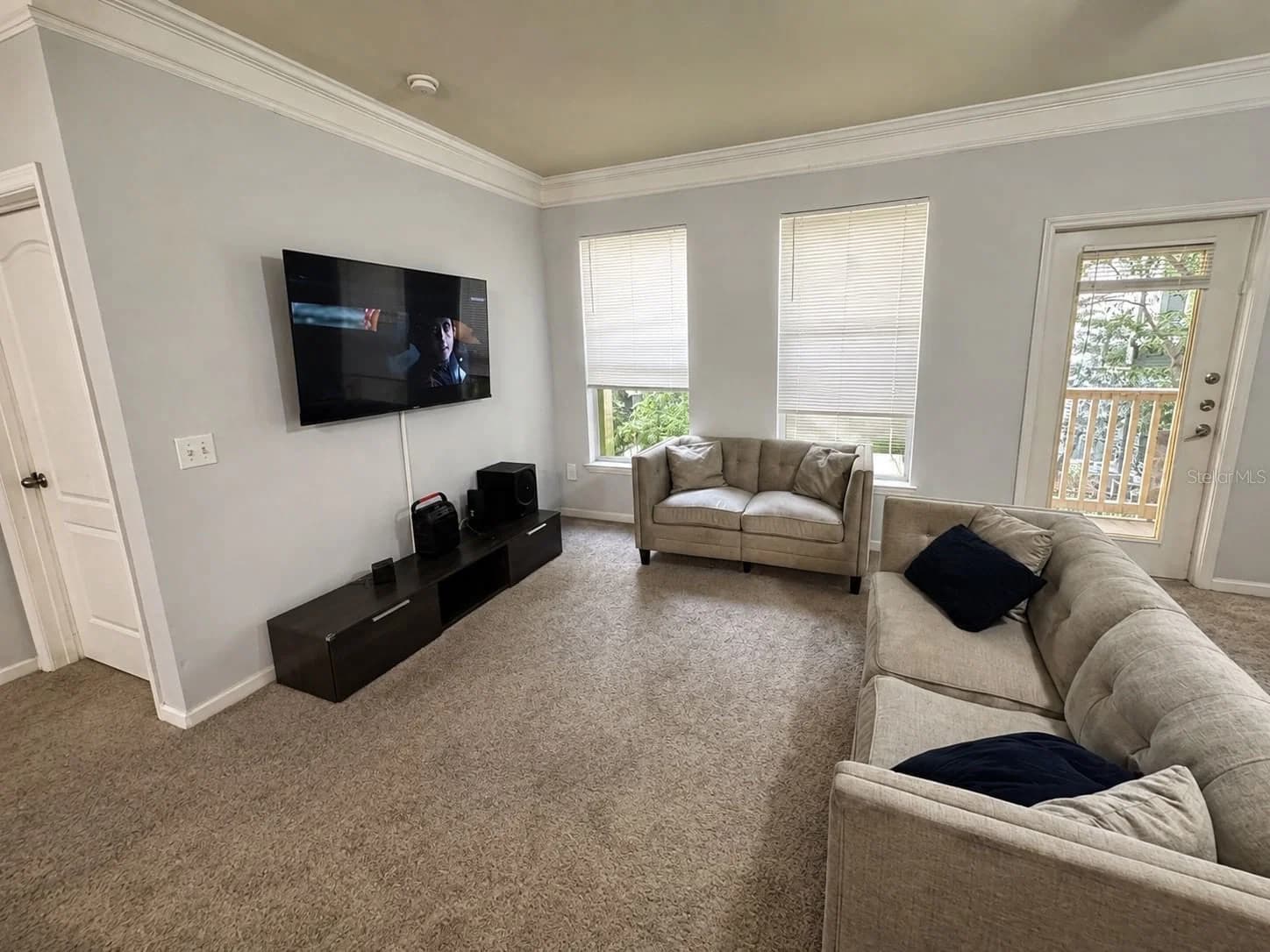 Photo 5 of 8848 VILLA VIEW