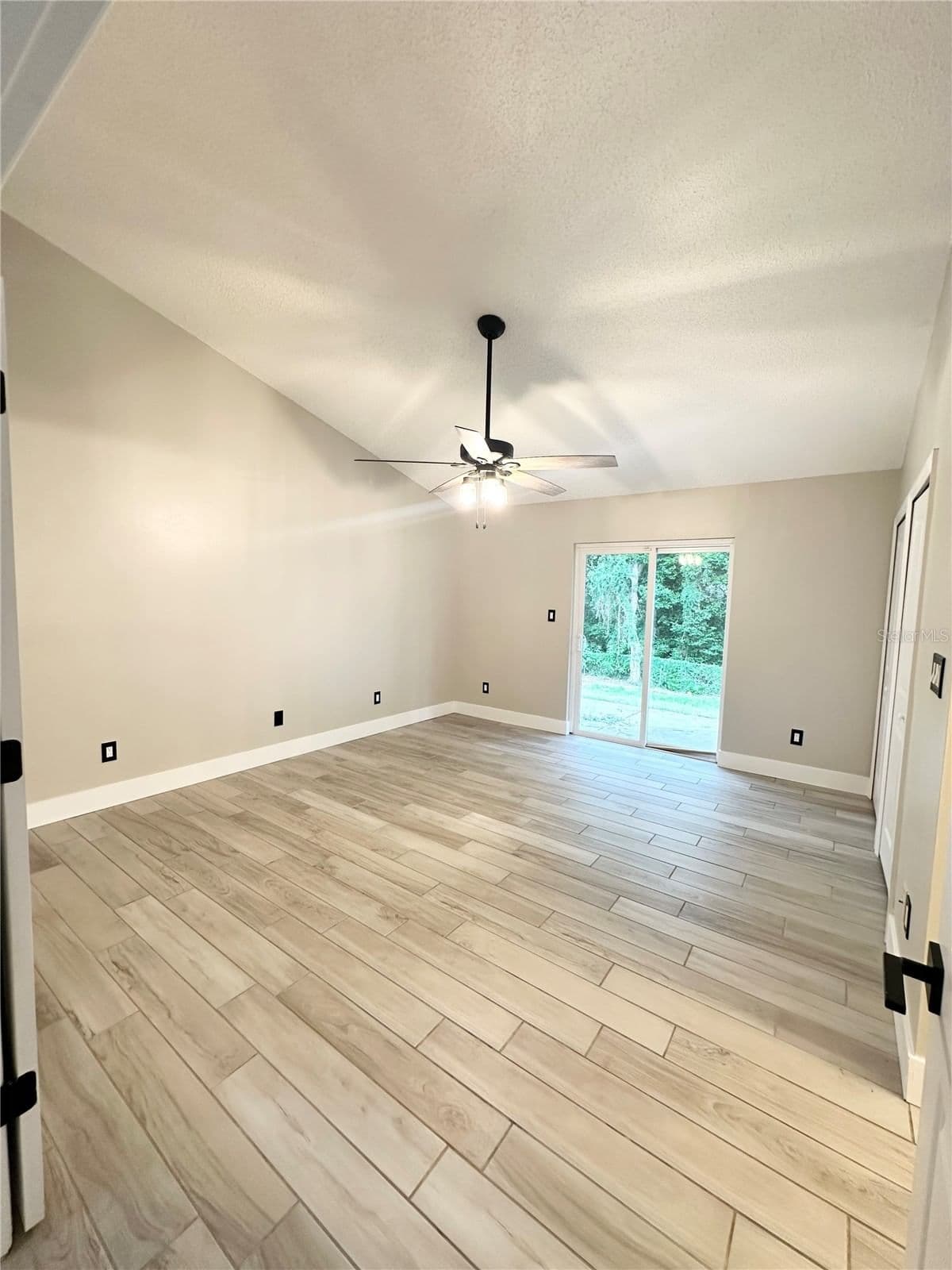 Photo 4 of 5915 GROVELINE
