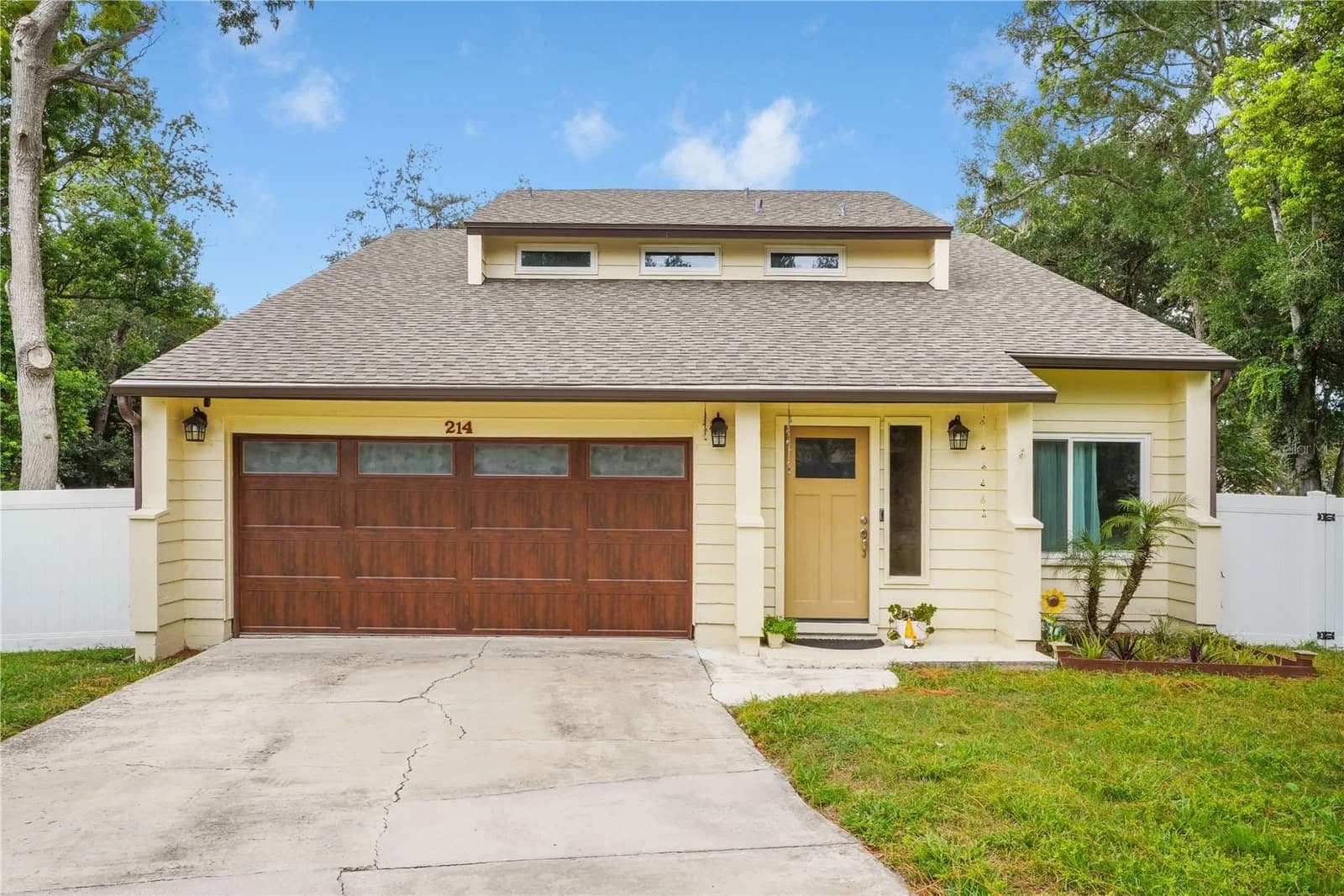 214 PEMBROOK Place