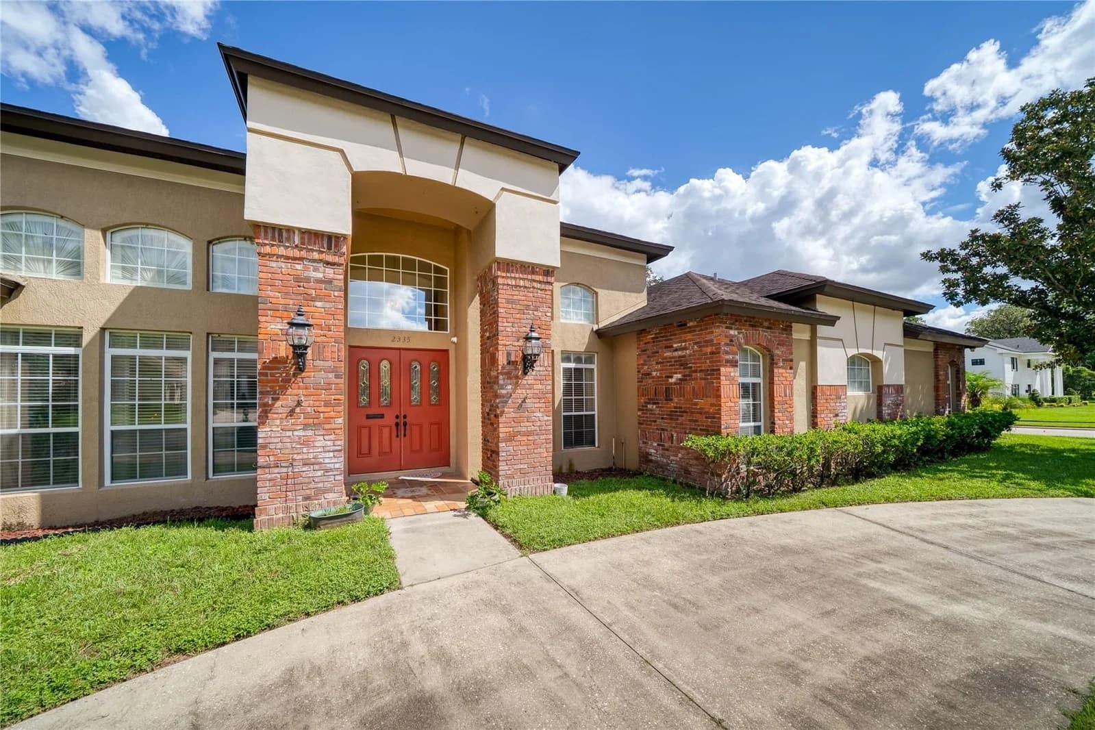 2335 FOREST CLUB Drive