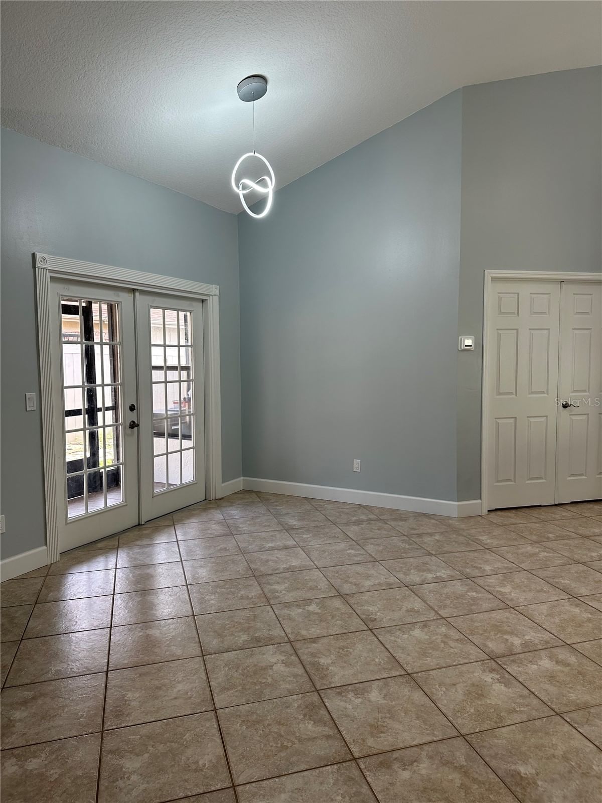 Photo 3 of 7357 SPRING VILLAS CIR