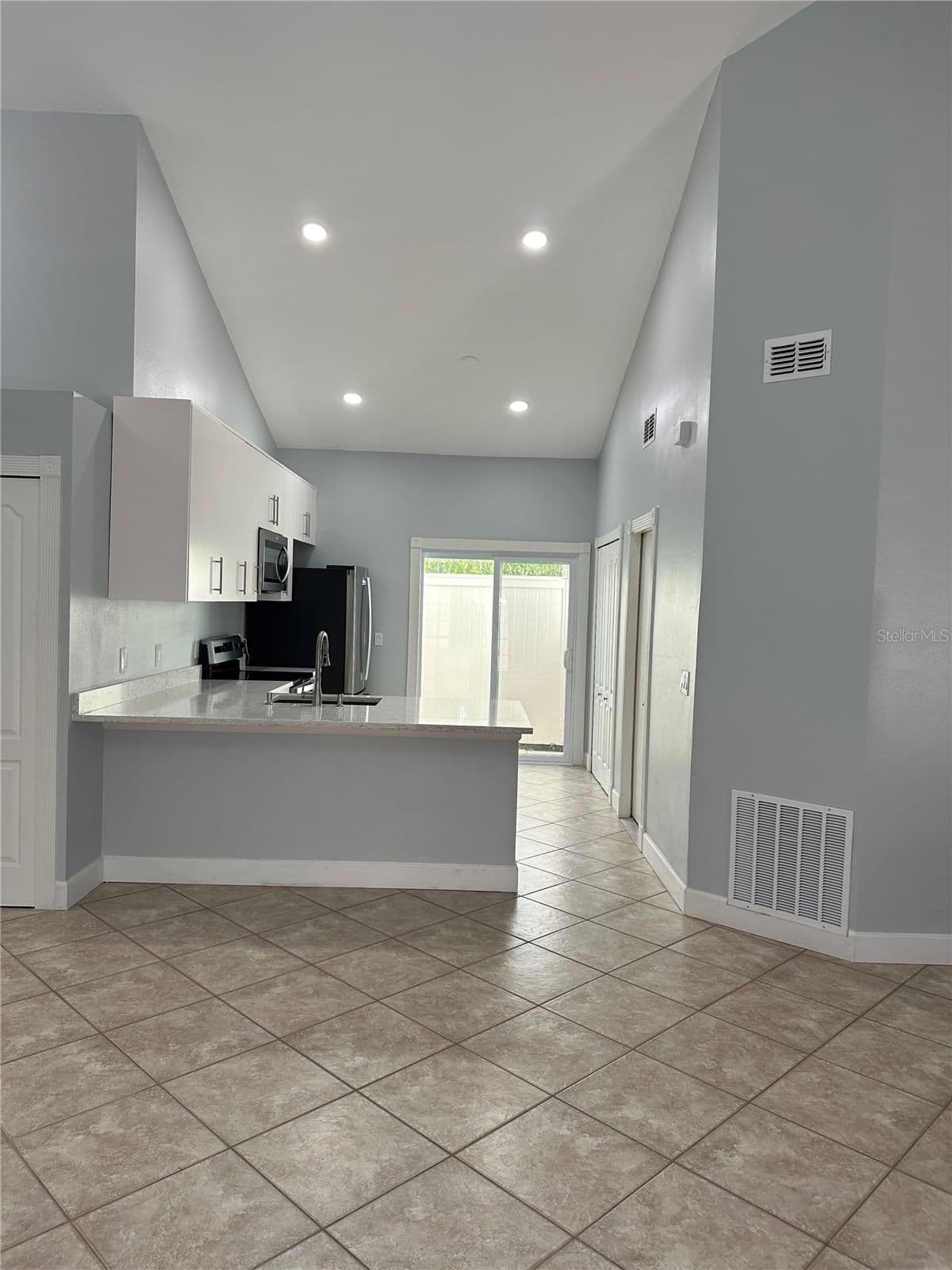 Photo 5 of 7357 SPRING VILLAS CIR