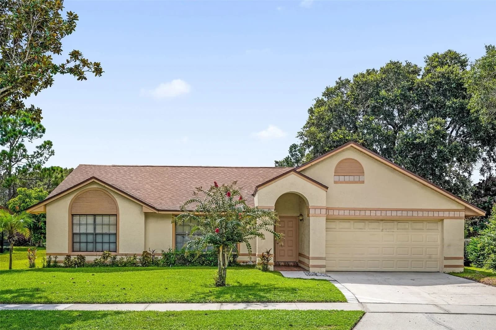 3044 CRESTED Circle