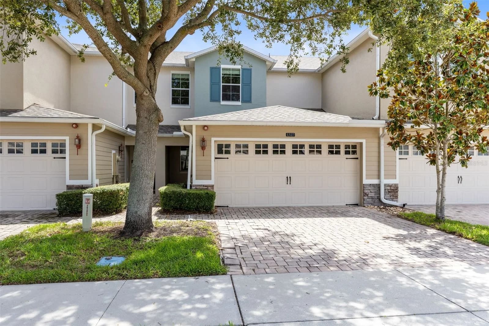 1327 PRIORY Circle #1327