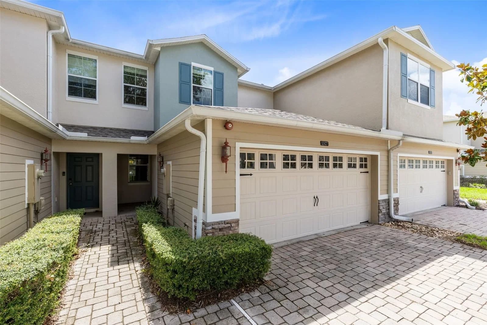 1327 PRIORY Circle #1327