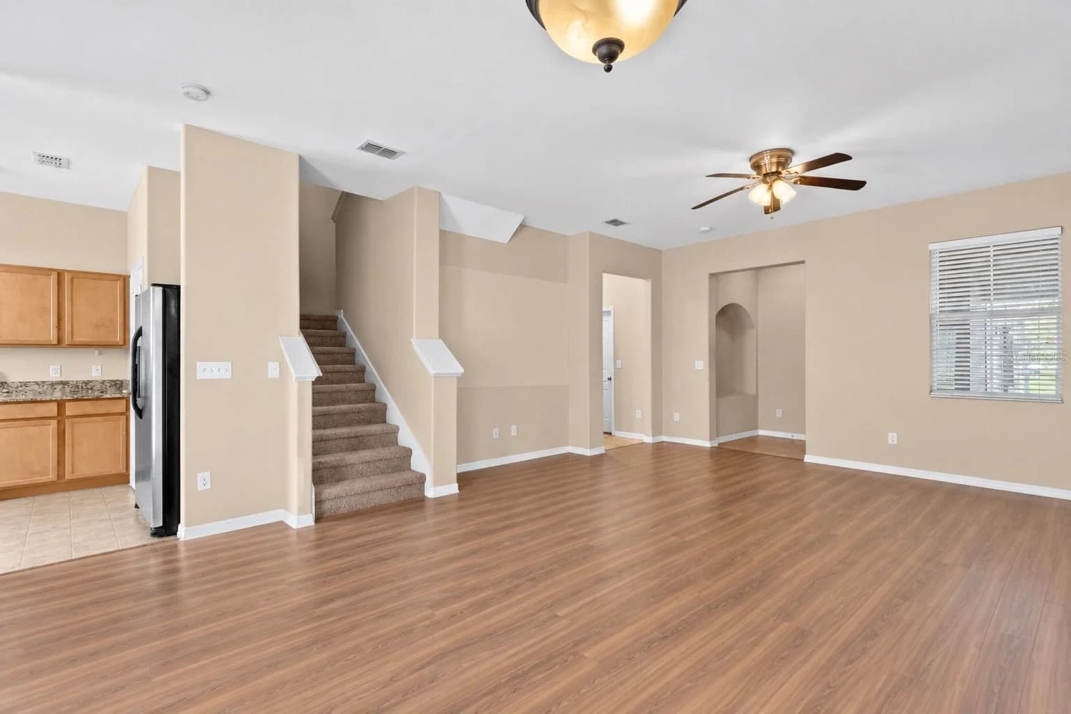 Photo 4 of 1327 PRIORY Circle #1327