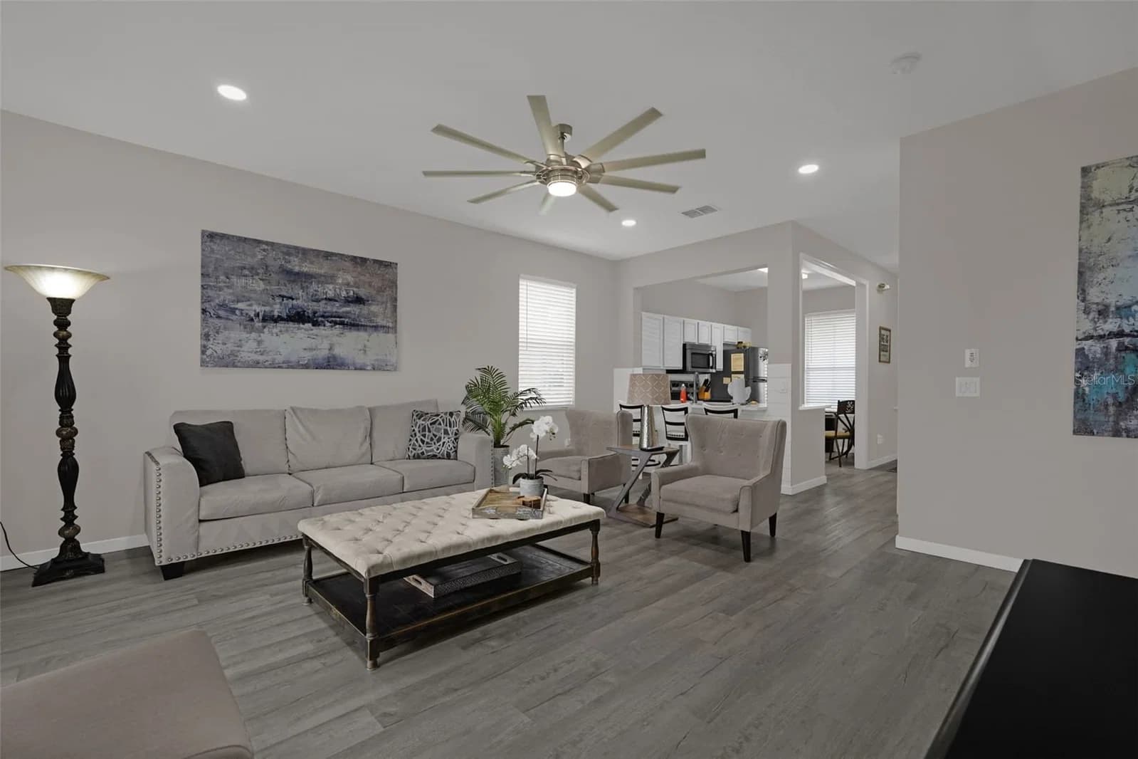 Photo 5 of 1002 CALABRIA Avenue