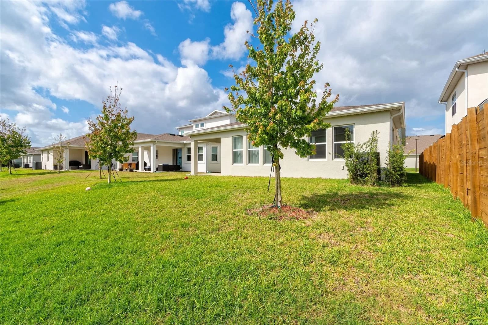 Photo 5 of 14815 MILFOIL Avenue