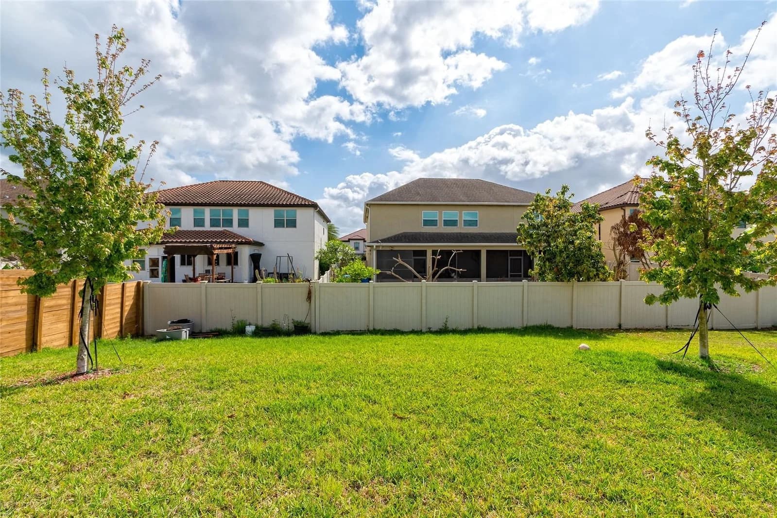 Photo 4 of 14815 MILFOIL Avenue