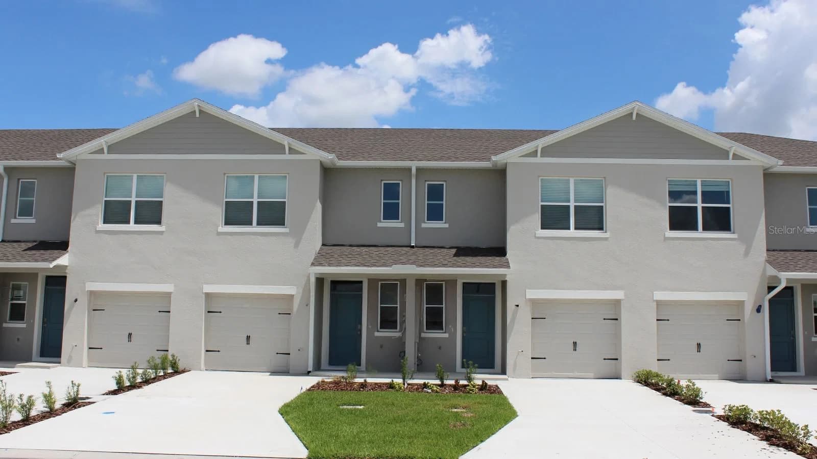 4272 BUTTERSCOTCH Circle