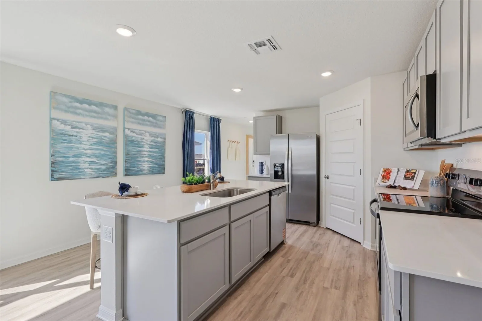 Photo 5 of 5331 CLOUDBERRY Avenue