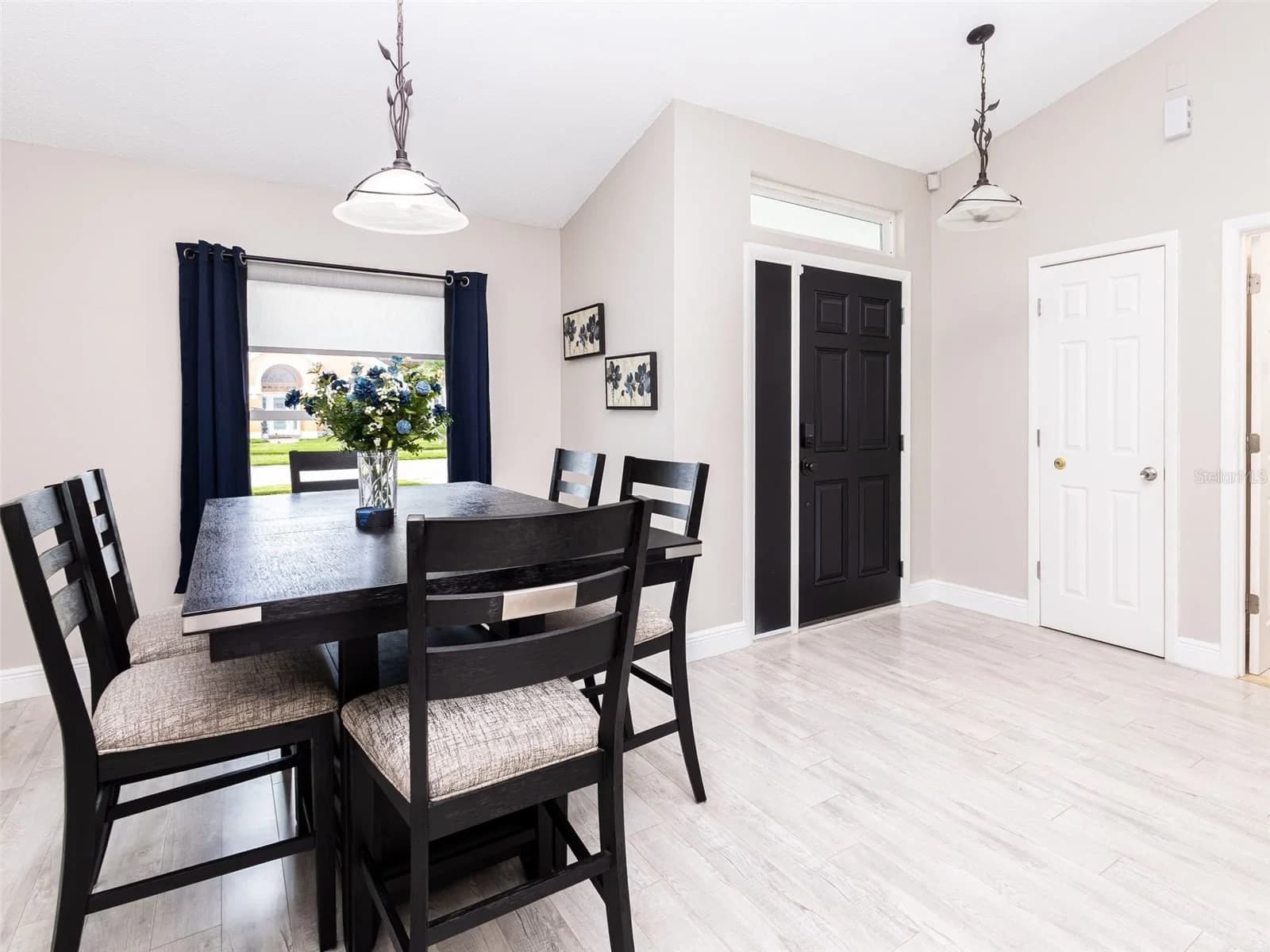 Photo 4 of 2540 ROLLING BROAK Drive