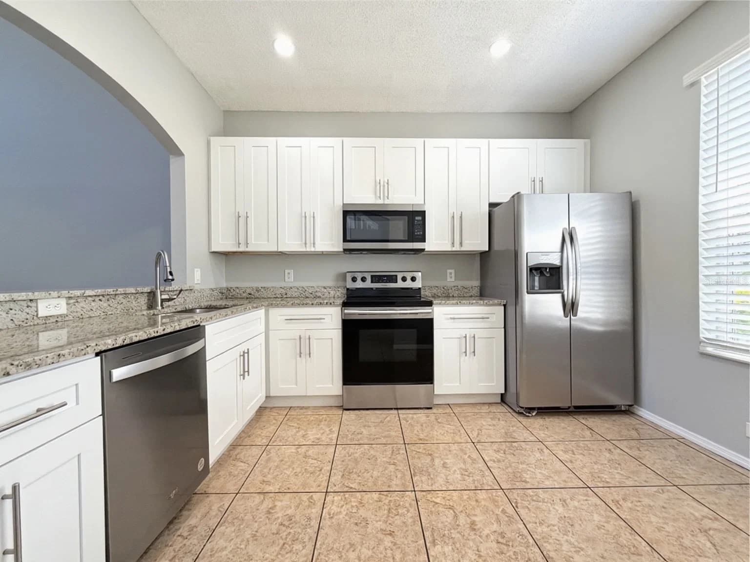 Photo 5 of 13180 SUMMERTON Drive