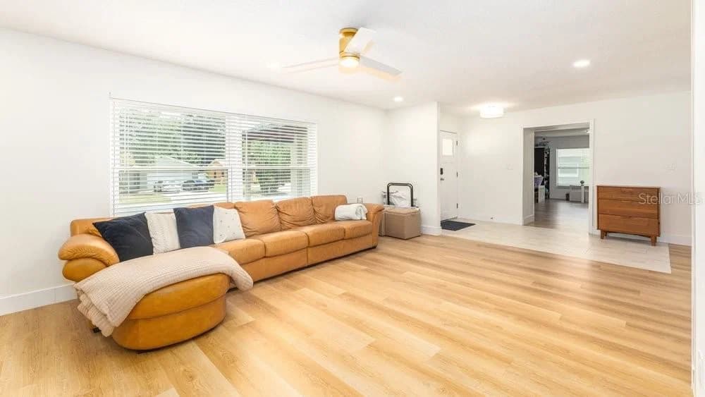 Photo 4 of 2086 WINNETKA Court