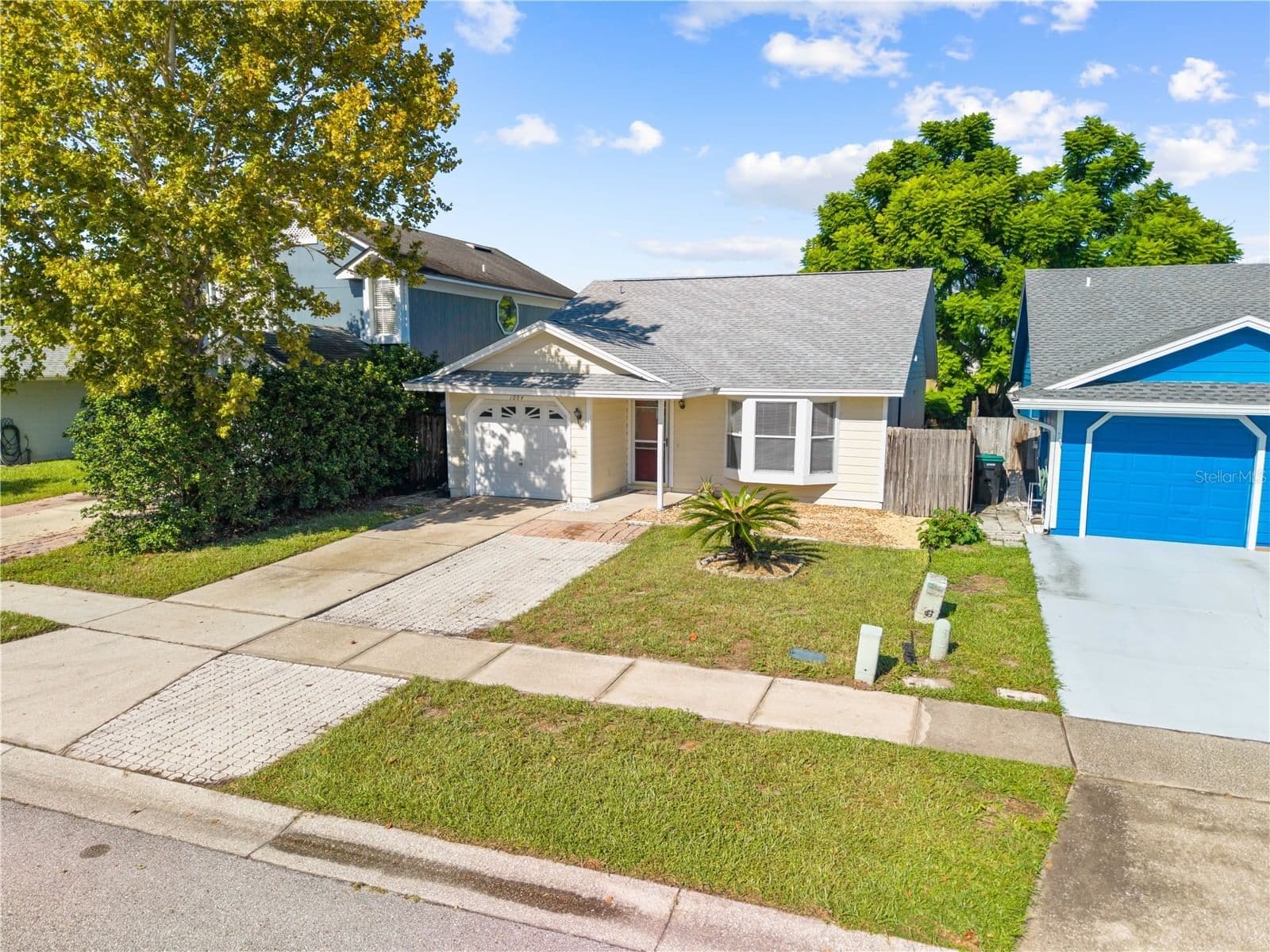 Photo 4 of 1094 MARTIN Boulevard
