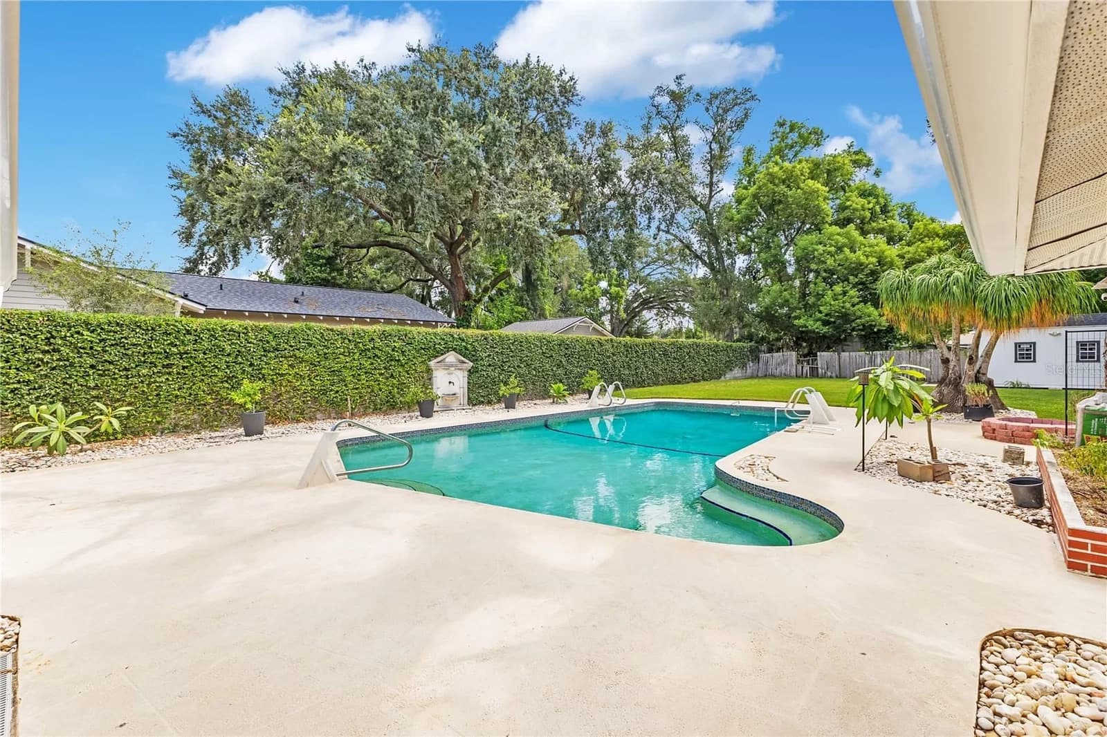 Photo 4 of 3615 SUMMERLIN Avenue