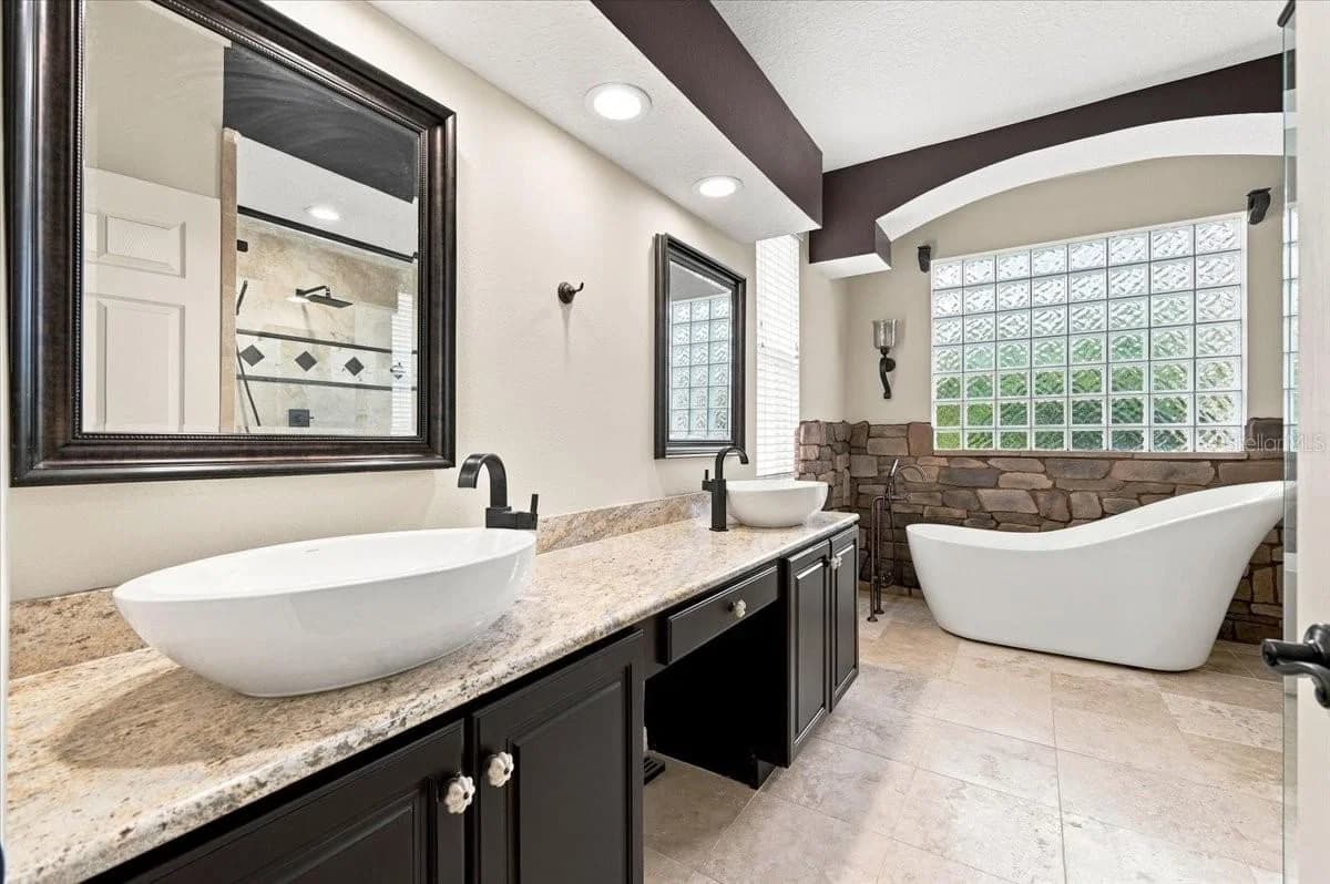 Photo 4 of 4736 SUDBURY Drive
