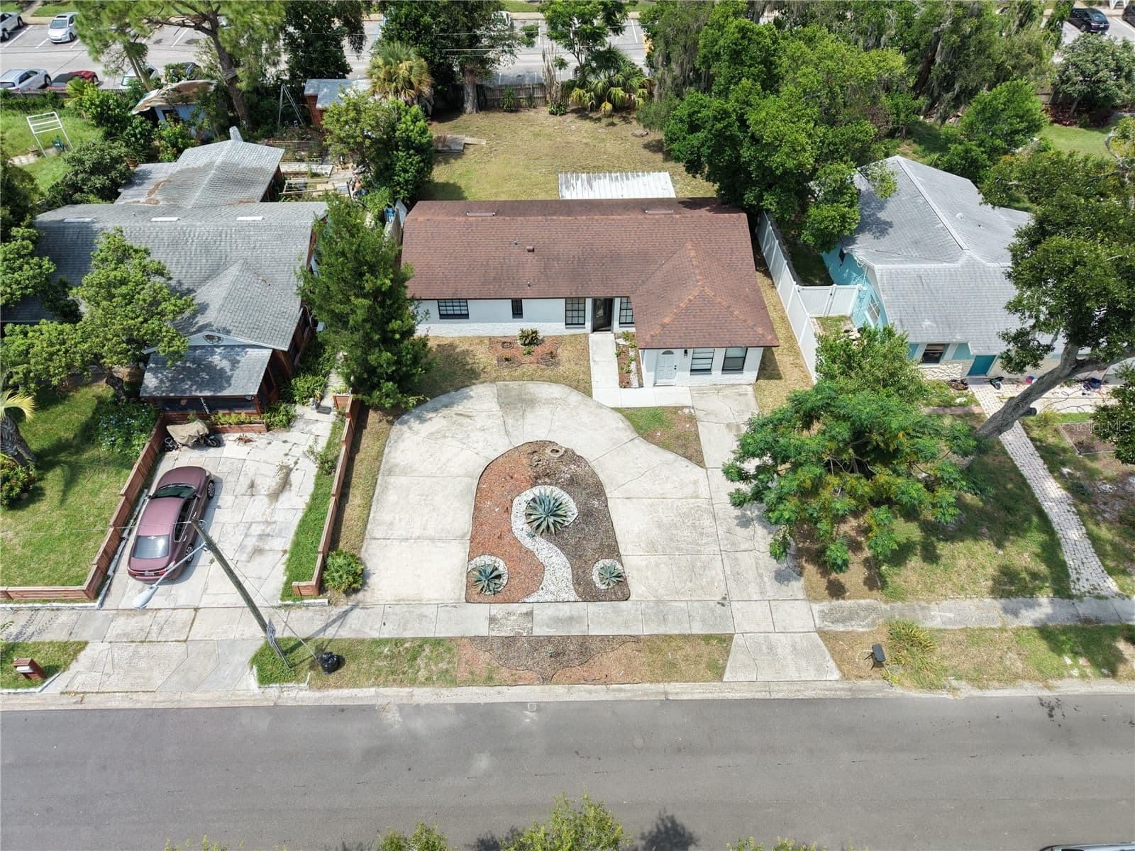 2181 LINDEN Road