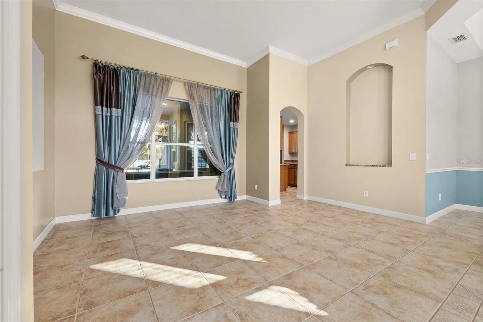 Photo 5 of 2039 HARBOR COVE Way