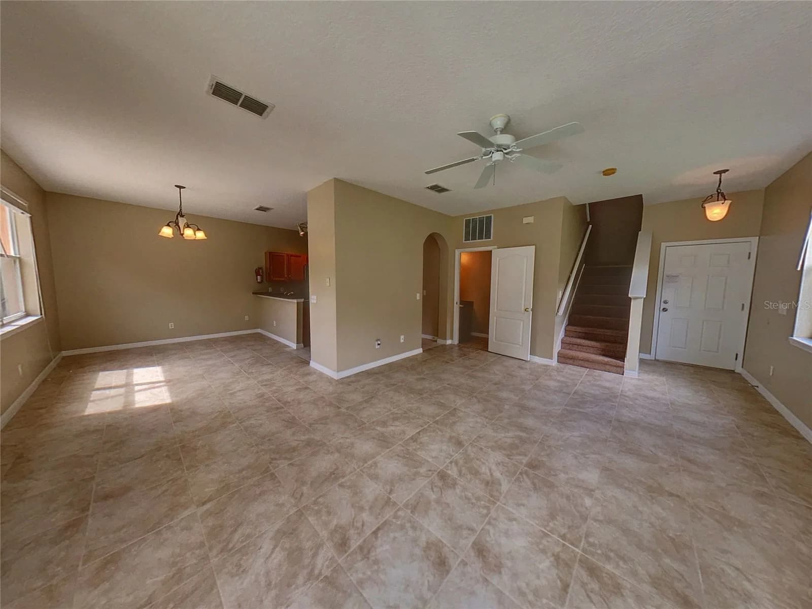 124 HAMMOCK Court