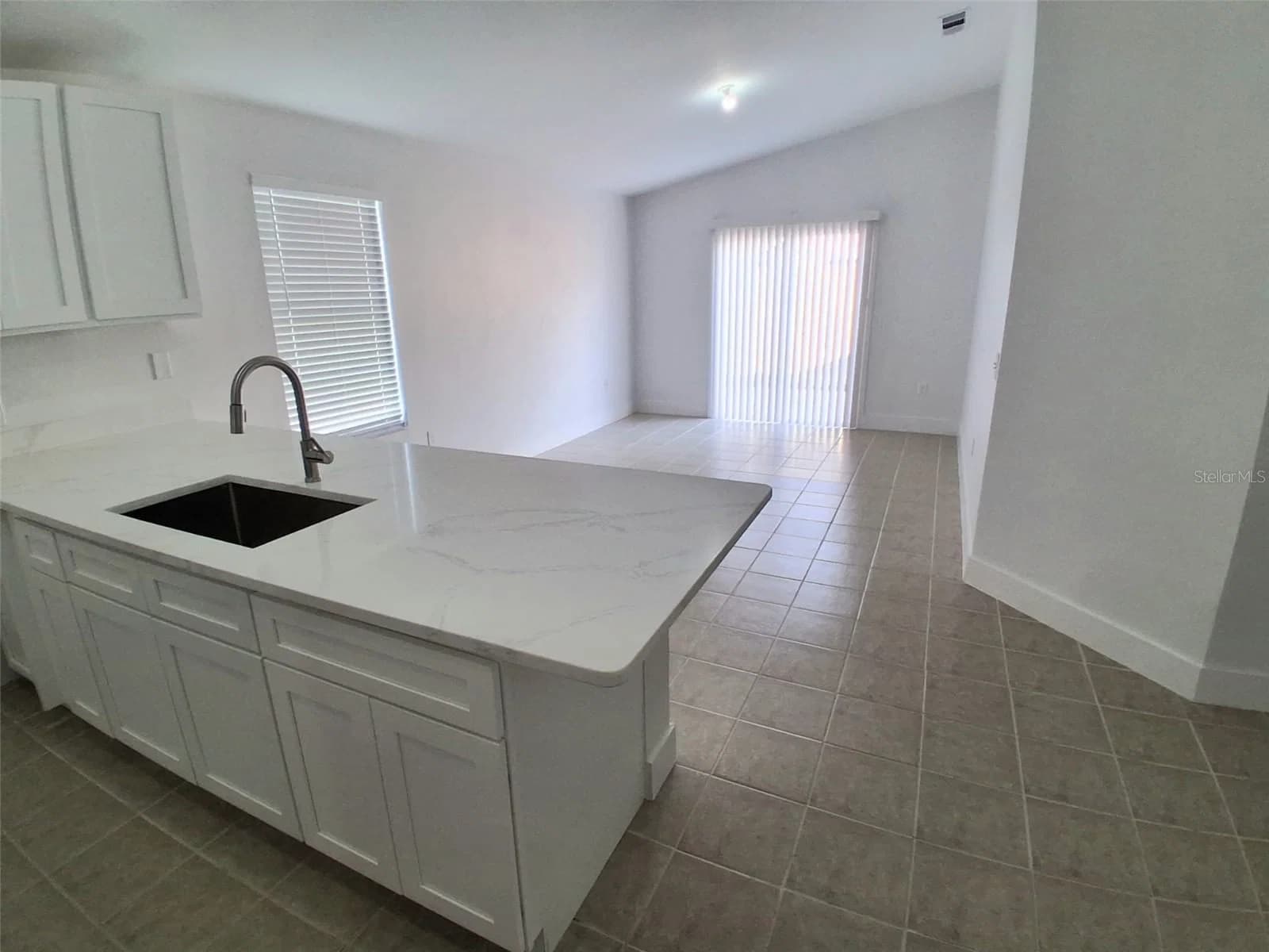 Photo 4 of 1047 FLORIDA HOLLY Drive