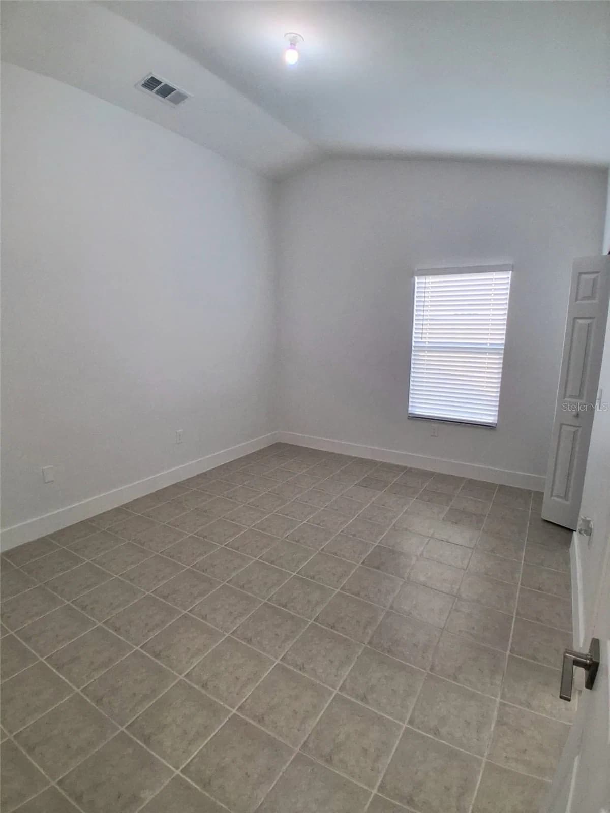 Photo 5 of 1047 FLORIDA HOLLY Drive