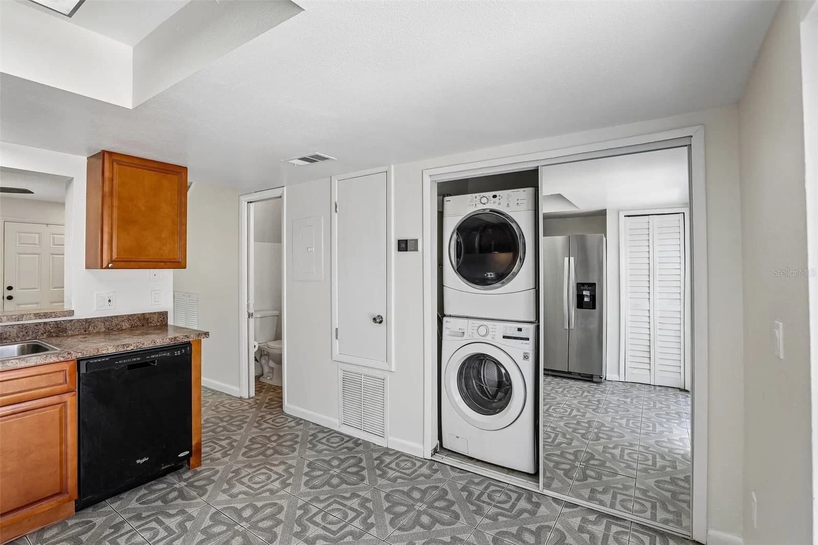 Photo 5 of 12059 TIFT Circle