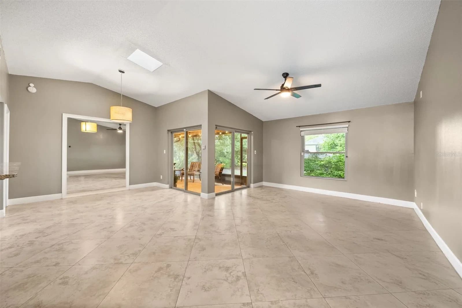 Photo 5 of 11813 SCOTTY Drive