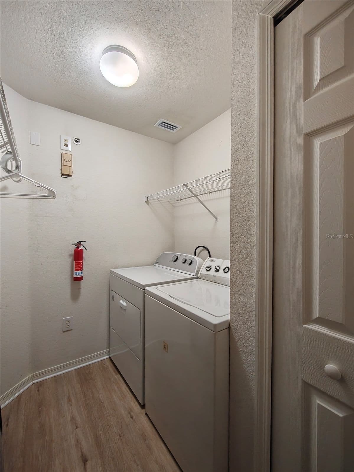 Photo 5 of 5471 VINELAND