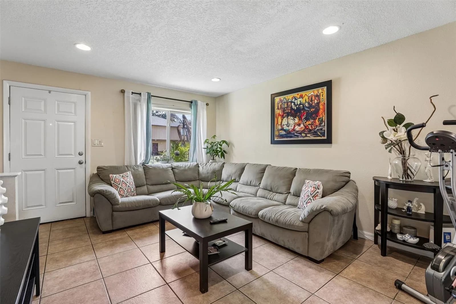 Photo 4 of 12063 TIFT Circle