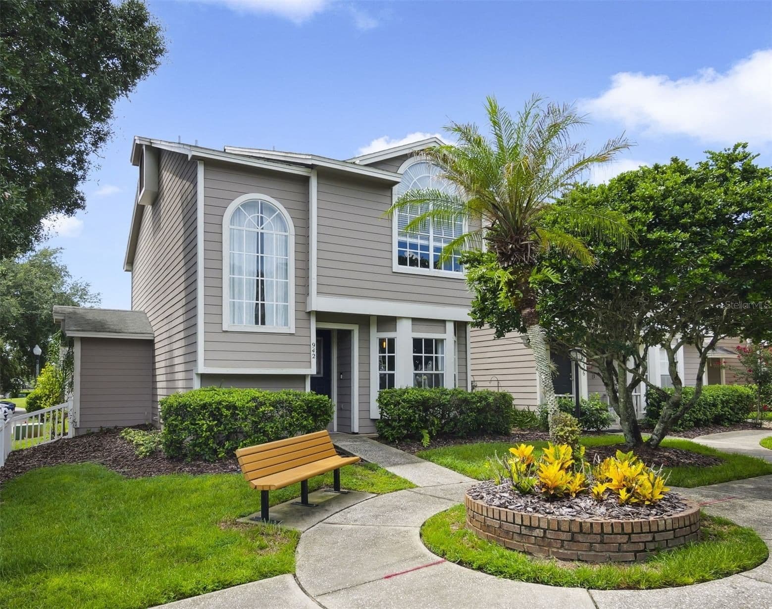 942 SYKES Court #101