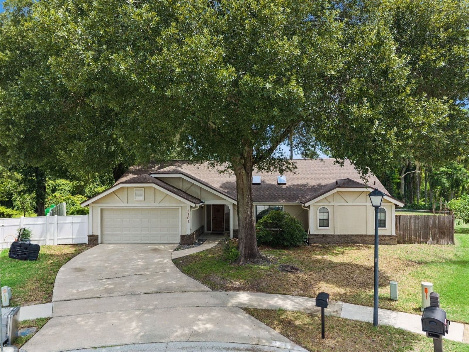 5101 GOLDENWOOD Drive