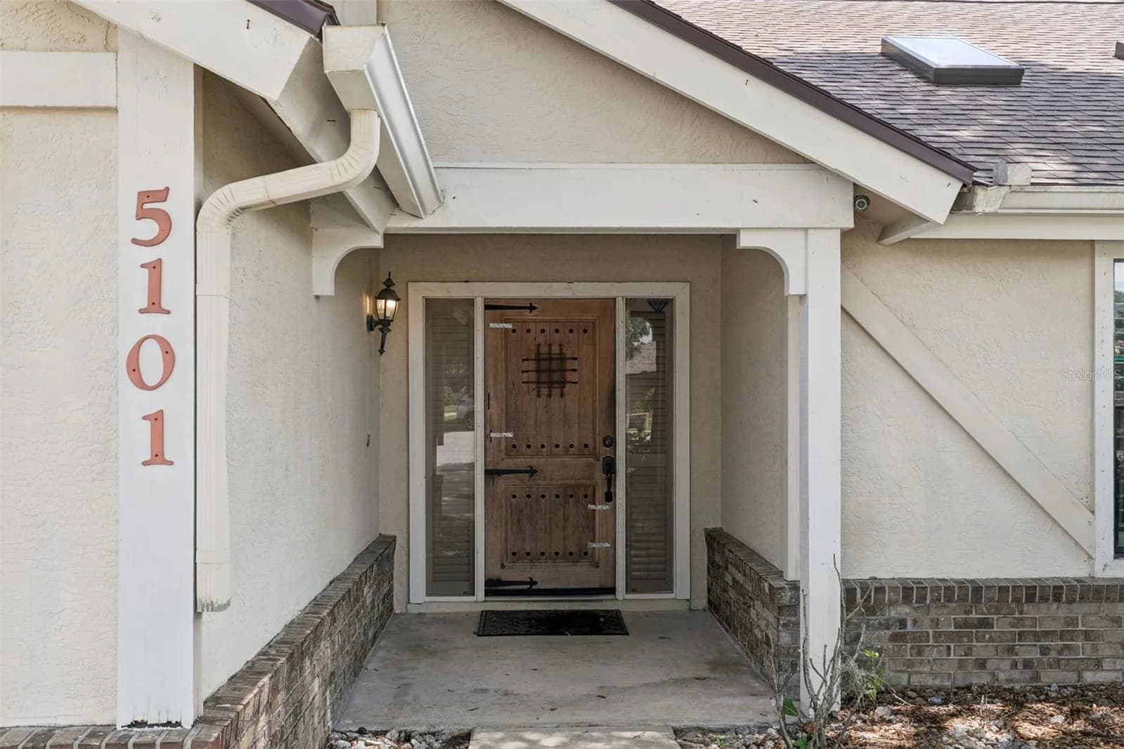 Photo 5 of 5101 GOLDENWOOD Drive