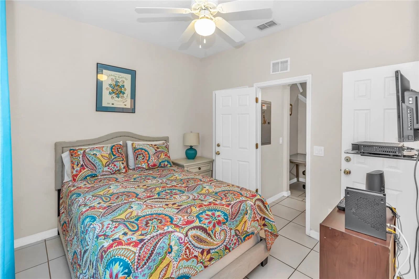 Photo 4 of 712 CALABRIA Avenue