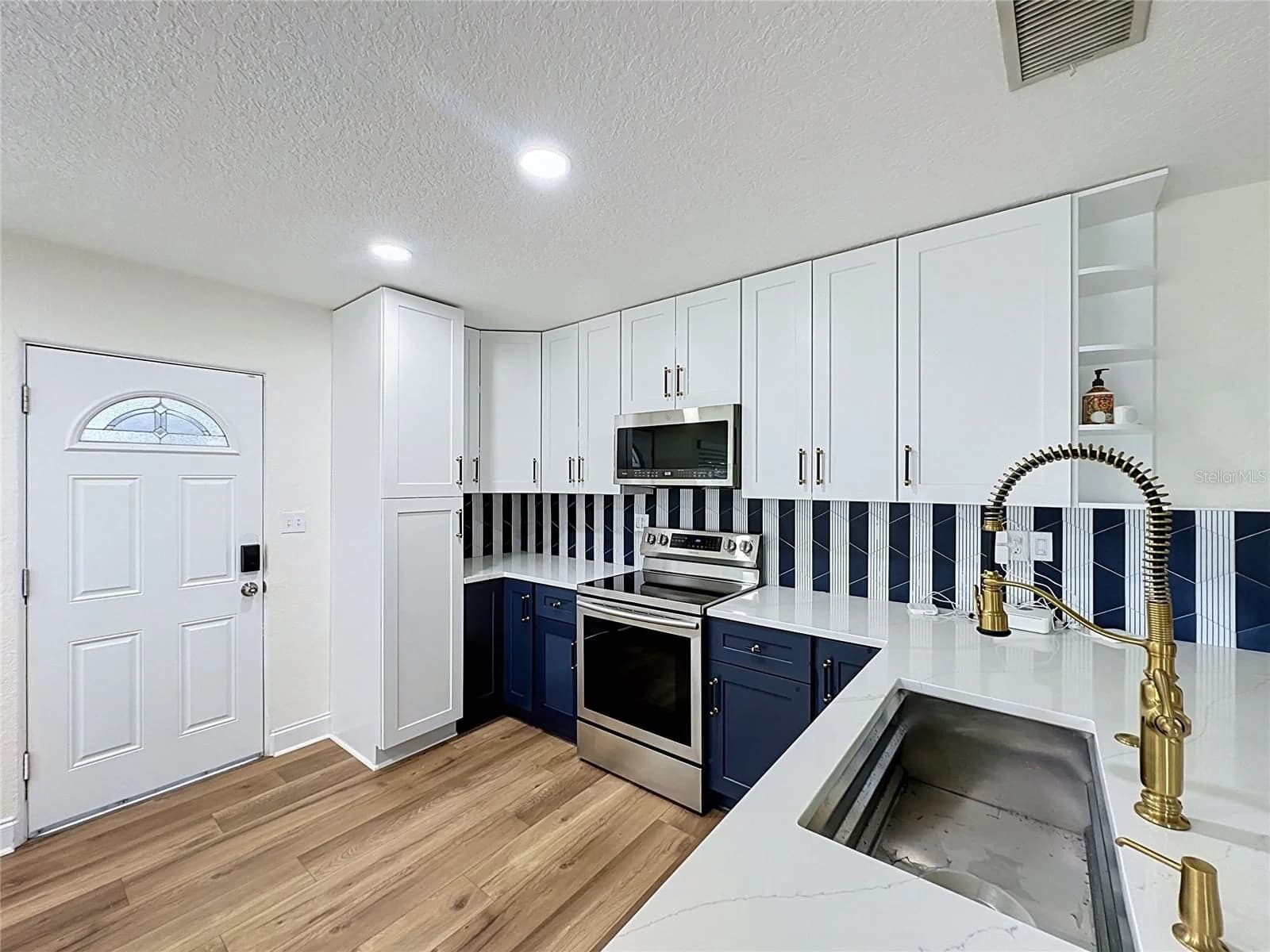 Photo 5 of 3210 RENLEE Place
